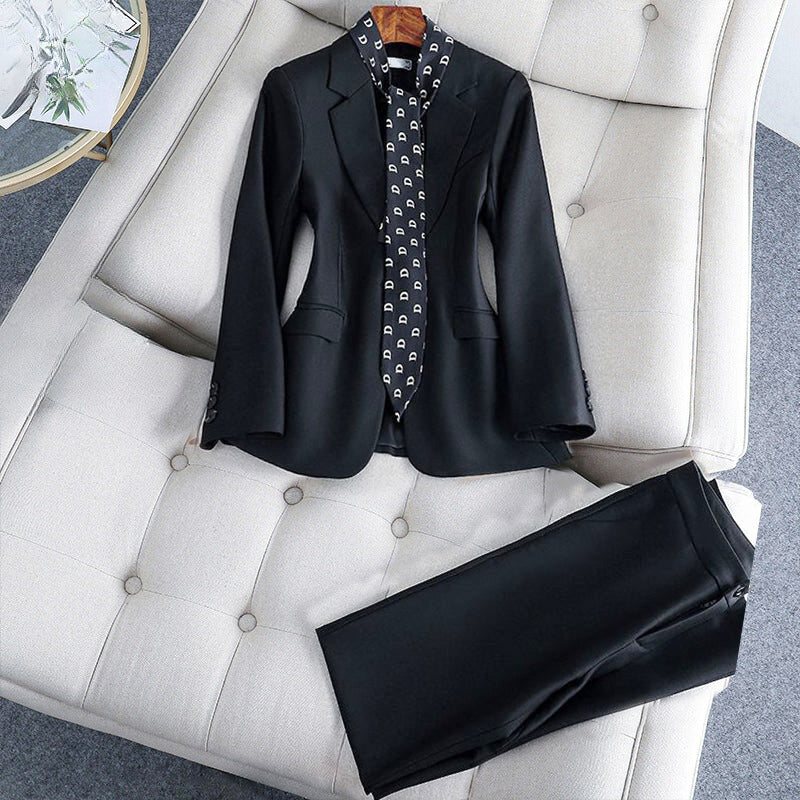 Clara Duval Classic Two‑Piece Suit