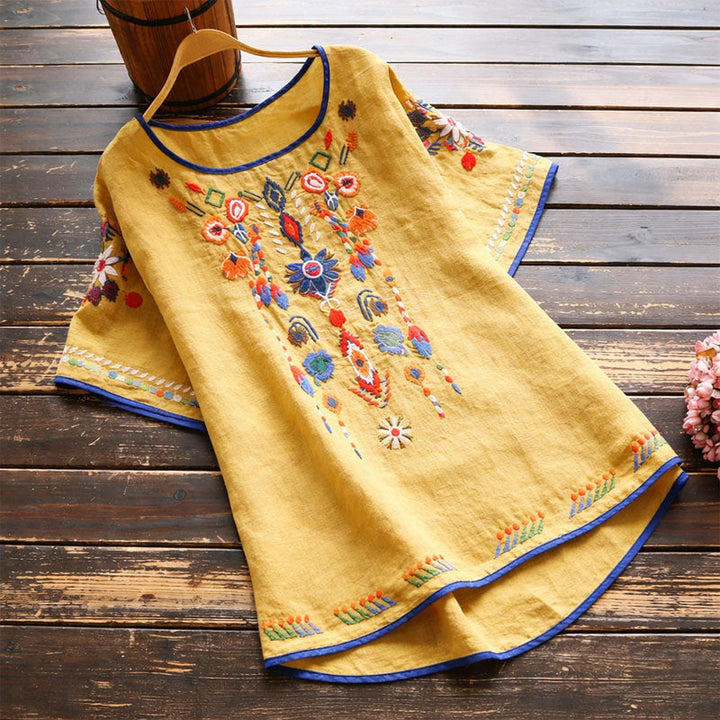 Clara Duval Embroidered Short Sleeve Blouse