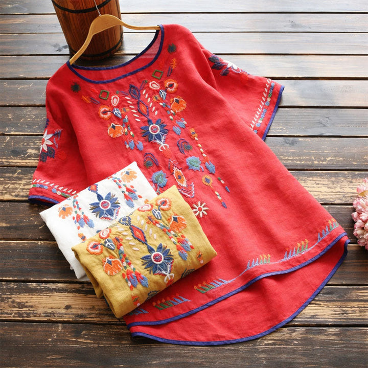 Clara Duval Embroidered Short Sleeve Blouse