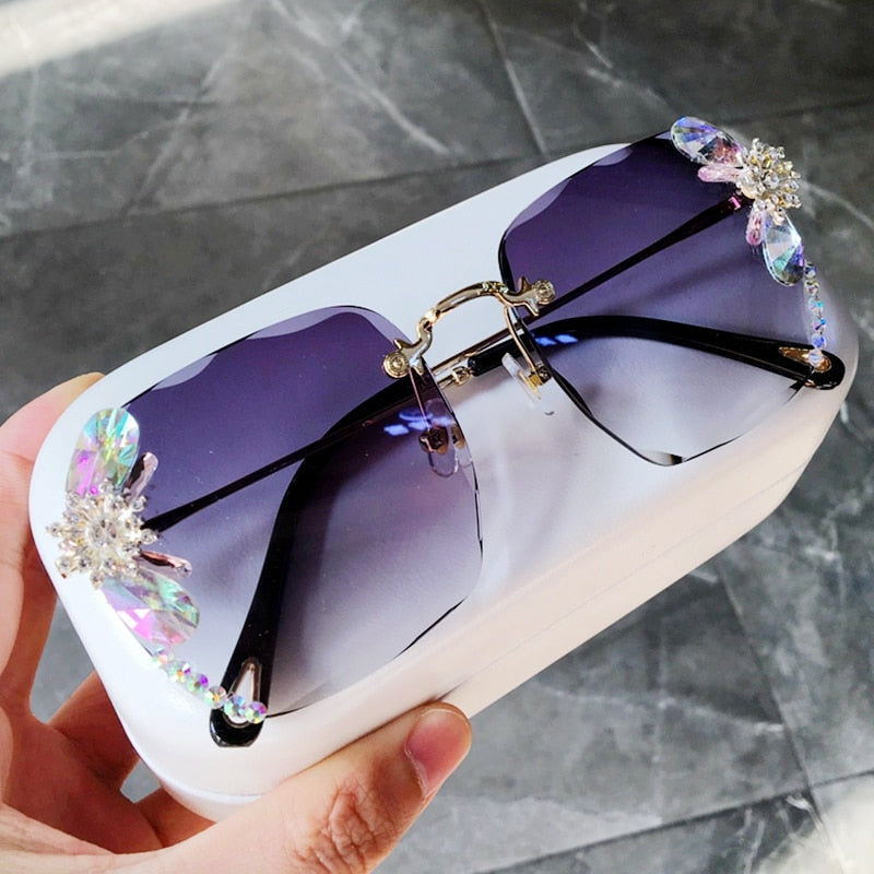 Melanie - Women's Jeweled Accent Gradient Sunglasses