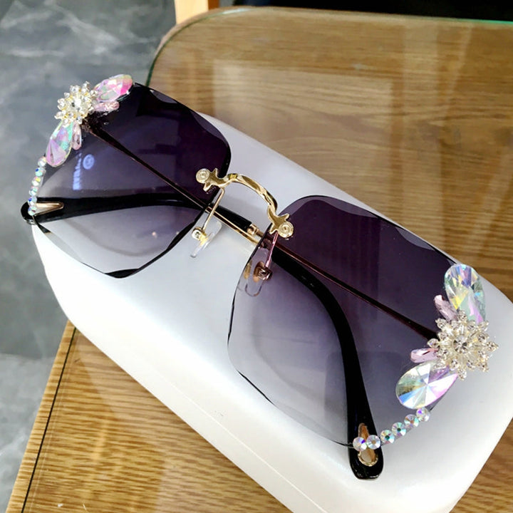 Melanie - Women's Jeweled Accent Gradient Sunglasses