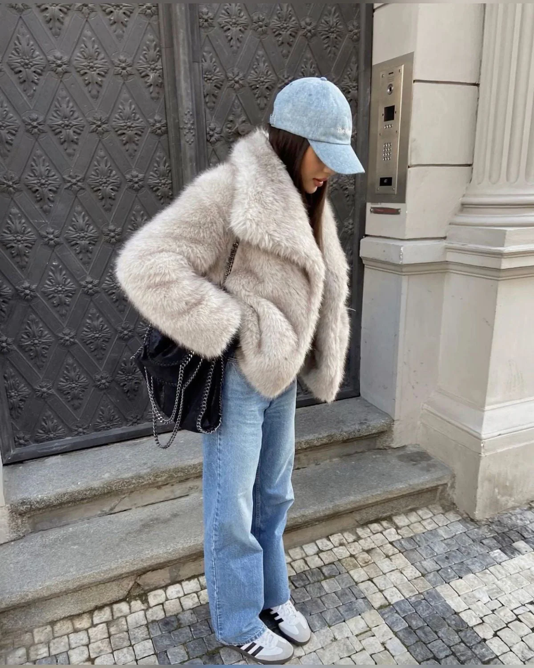 Juliet - Women's Faux Fur Jacket with Wide Collar