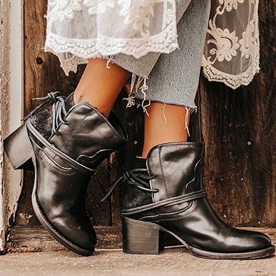 Margot - Women's Ankle Boots with Lace-Up Block Heel