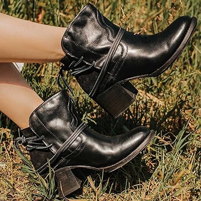 Margot - Women's Ankle Boots with Lace-Up Block Heel