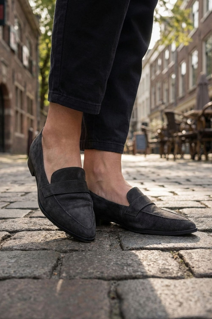 Ophelia - Women's Suede Pointed-Toe Loafer
